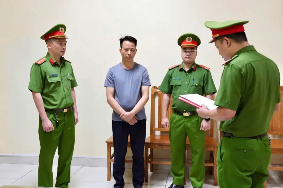 Investigation police serve prosecution orders to suspects