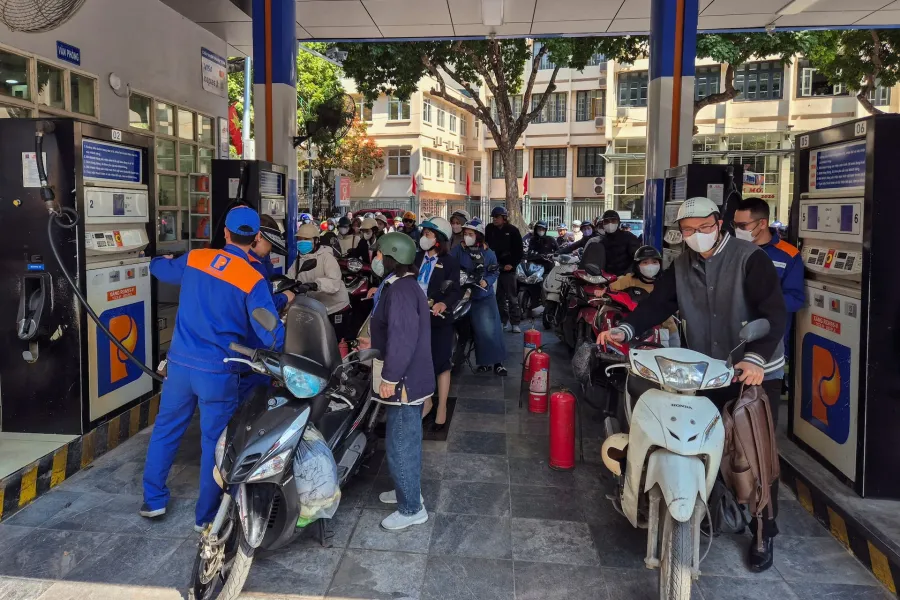 Crowded Petrolimex station in Vietnam amid surging fuel prices