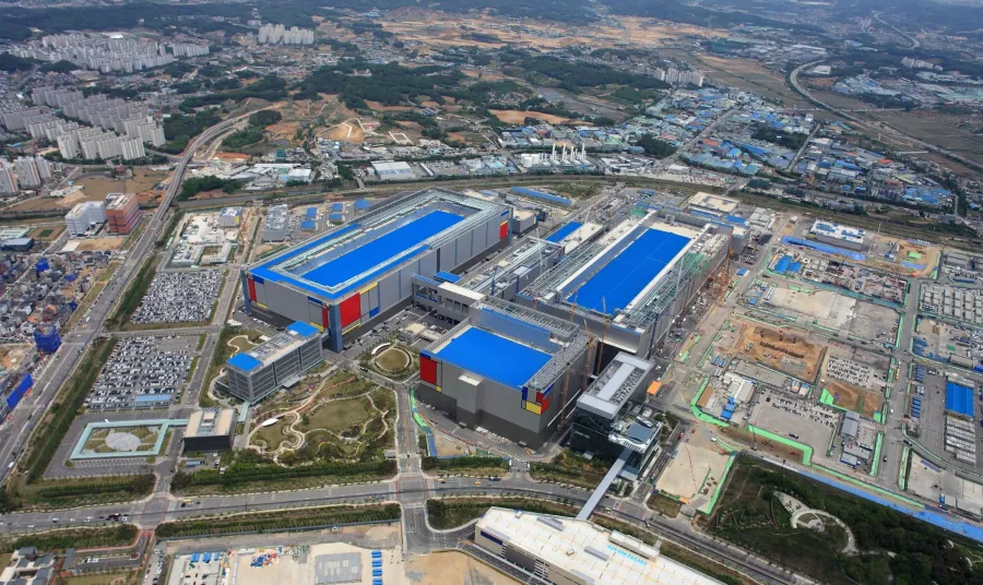 SK Hynix semiconductor plant, the primary driver behind KOSPI's surge to 6,226 points