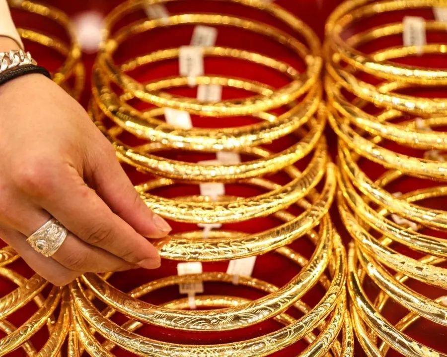 Plain gold jewelry in the domestic market
