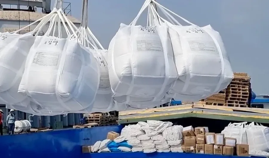 Loading goods for export