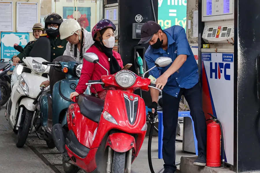 Consumers refueling in Vietnam