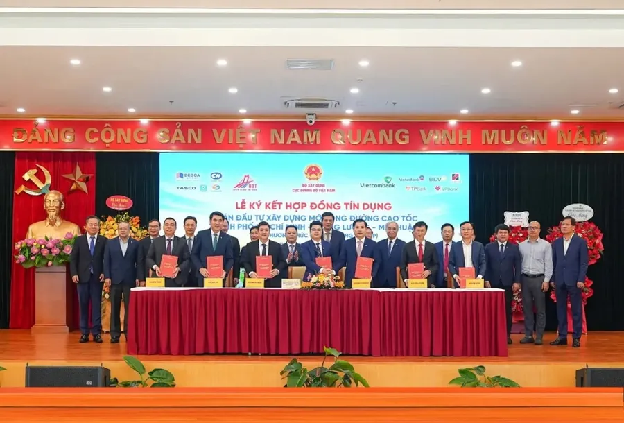 Credit agreement signing for the expressway project