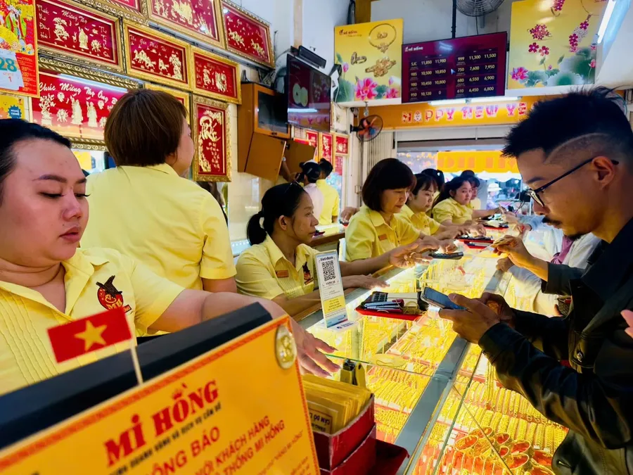 Gold shop trading counter in Vietnam