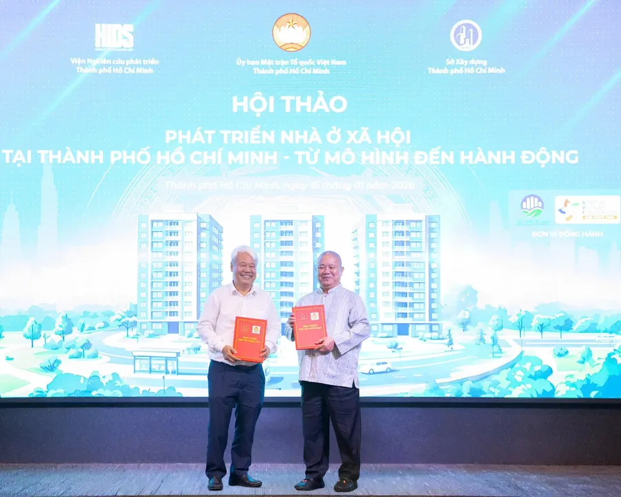 Signing ceremony between Hoa Sen and the Ho Chi Minh City Labor Federation for the social housing project