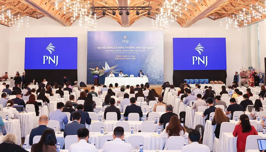 A PNJ shareholders' meeting