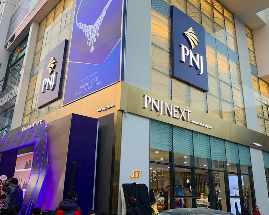 A PNJ jewellery store