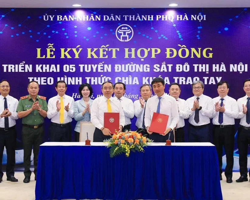 Signing ceremony for the turnkey contract on five Hanoi urban rail lines