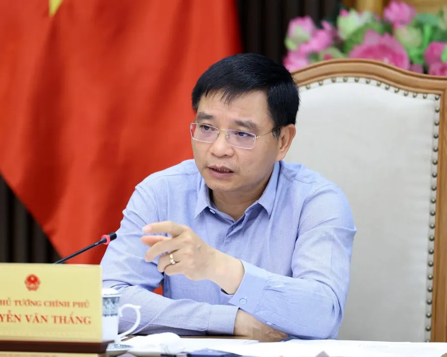 Deputy Prime Minister Nguyen Van Thang speaking at the meeting