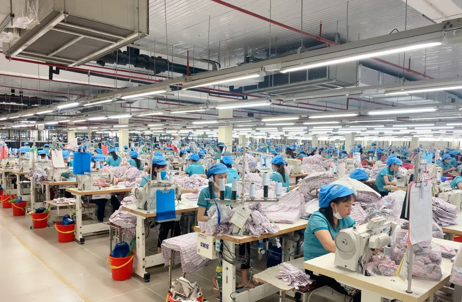 Nhà máy dệt may Việt Nam sản xuất hàng xuất khẩu