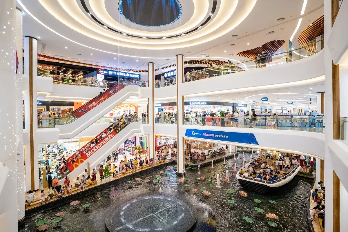 Vincom Retail lãi kỷ lục 6.446 tỷ, kế hoạch 2026 lại thấp hơn