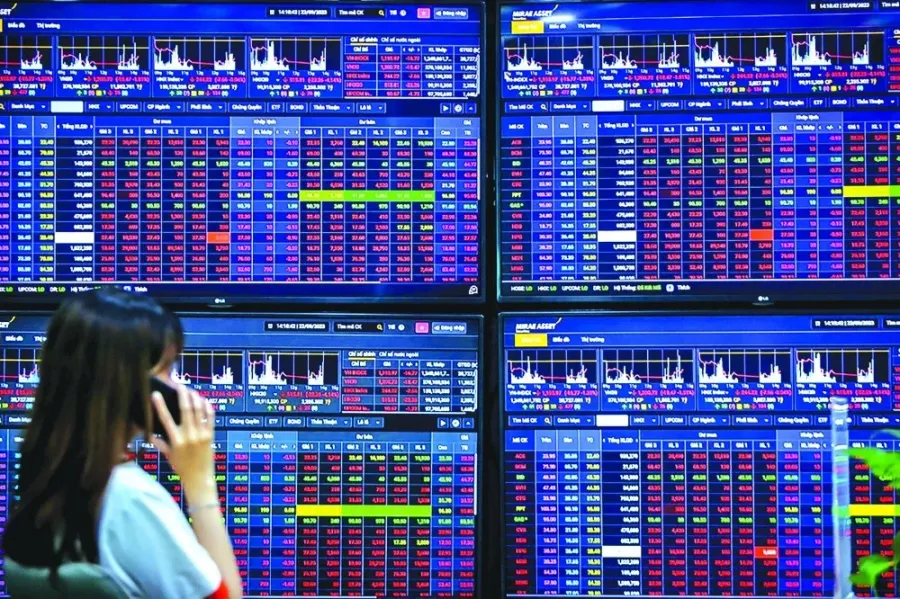 Cổ phiếu BĐS ngược dòng phiên giảm 20 điểm, NVL tăng 20%