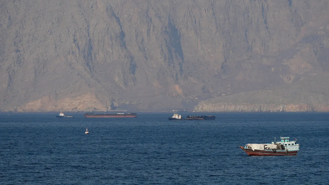 Brent +15,87%, VIX về 18,71: Phố Wall trễ nhịp Hormuz