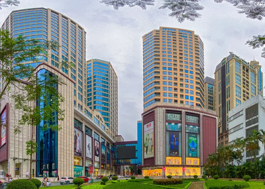 Tòa nhà Vincom Centre tại trung tâm thành phố, biểu tượng của nhóm Vingroup đang dẫn dắt VN-Index năm 2026