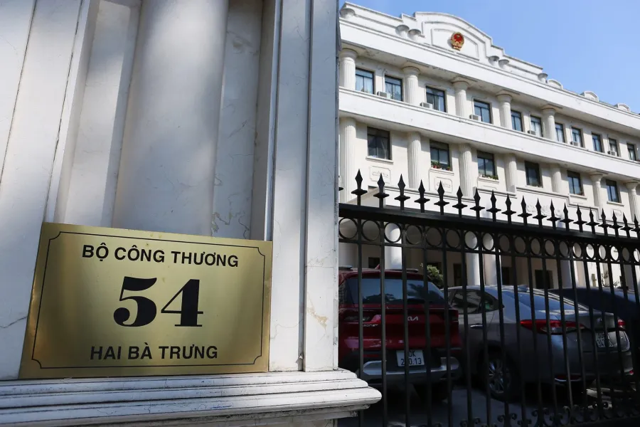 Bộ Công Thương ban hành Thông tư 50/2025 quy định lộ trình xăng sinh học bắt buộc từ 1/6/2026