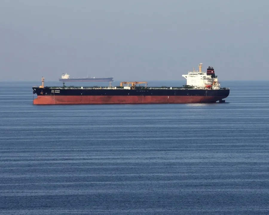 As Iran escalates, Vietnam's market splits in 3 layers