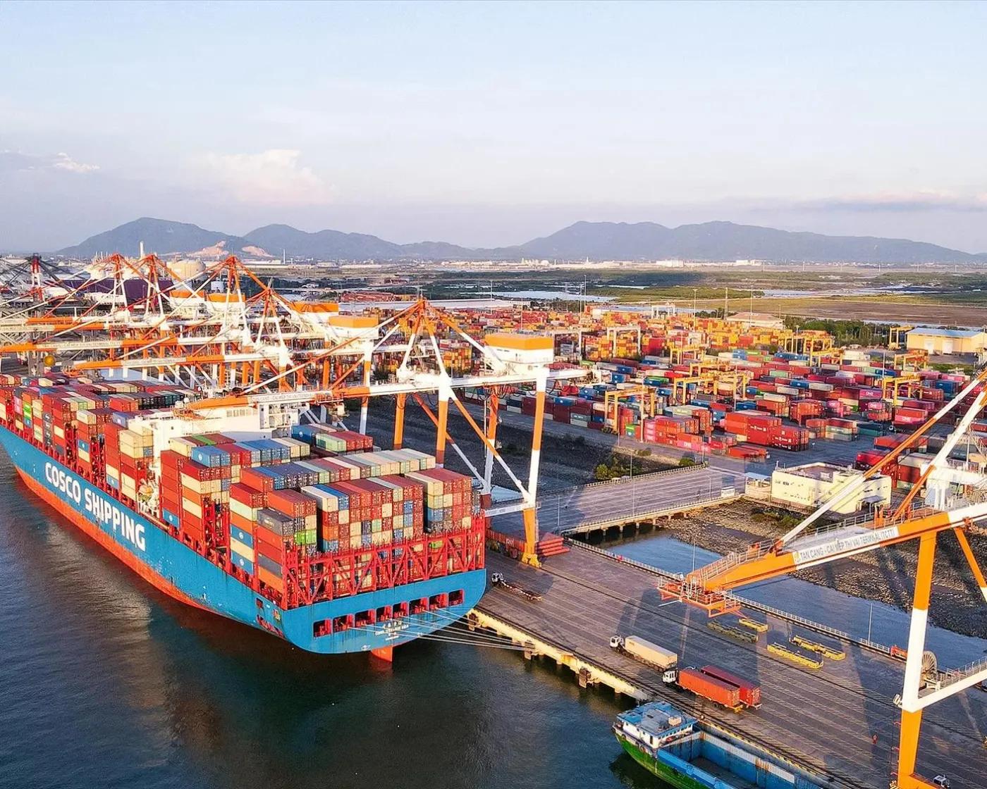 A $14 Billion Trade Deficit Has Not Broken USD/VND