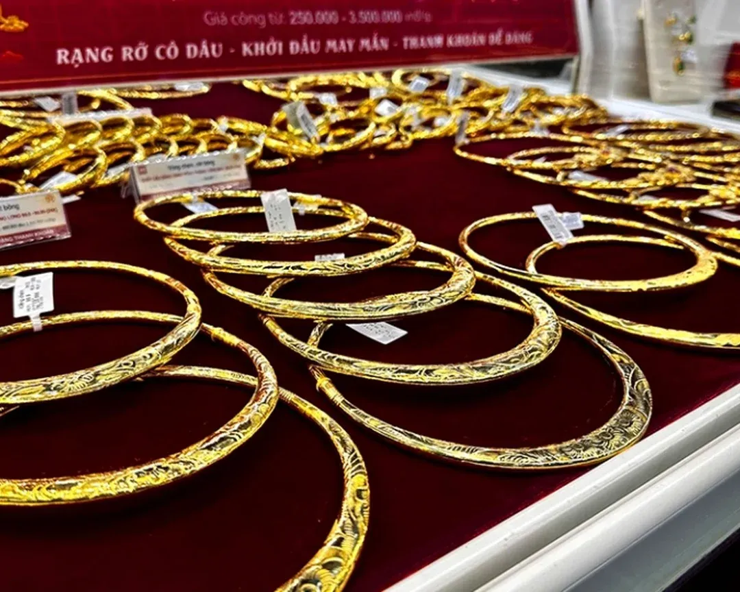 Vàng SJC cao hơn thế giới vì 4 lớp giá