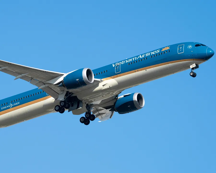 Máy bay Vietnam Airlines