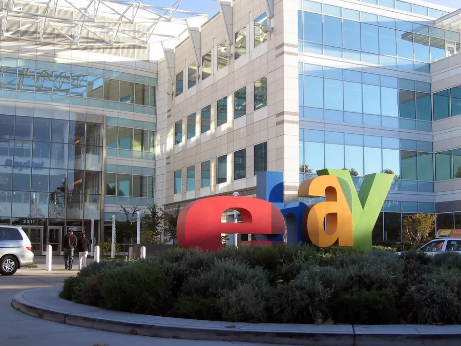 Biển hiệu trụ sở eBay
