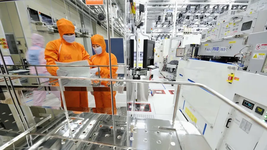 Dây chuyền sản xuất chip bán dẫn