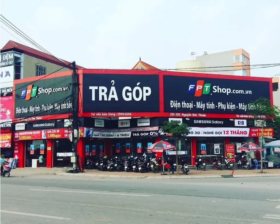Mặt tiền một cửa hàng FPT Shop