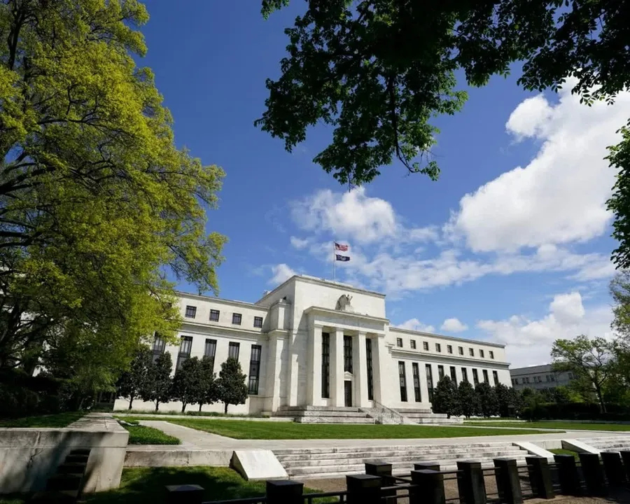 US GDP Slows, but Fed Rate Cuts Are Still Distant