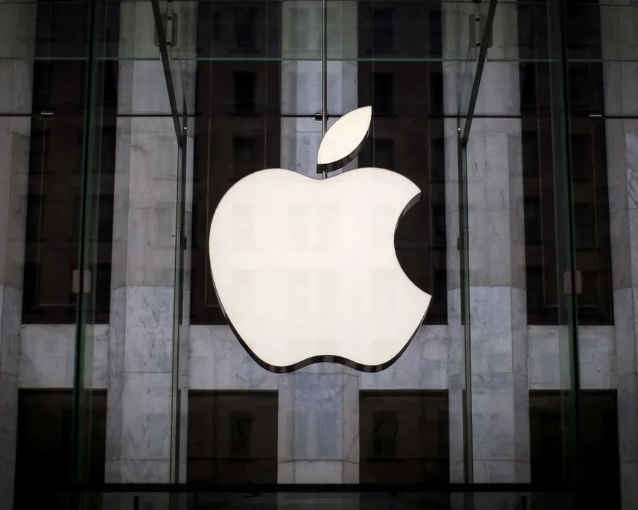 Apple hands over a strong quarter, not a full answer