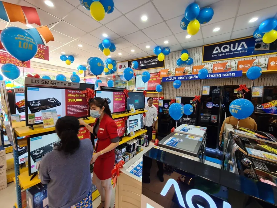Không gian mua sắm tại Điện Máy Xanh