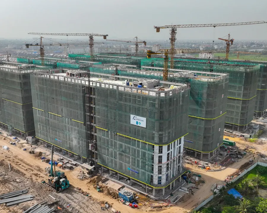 Công trường xây dựng chung cư cao tầng tại Hà Nội