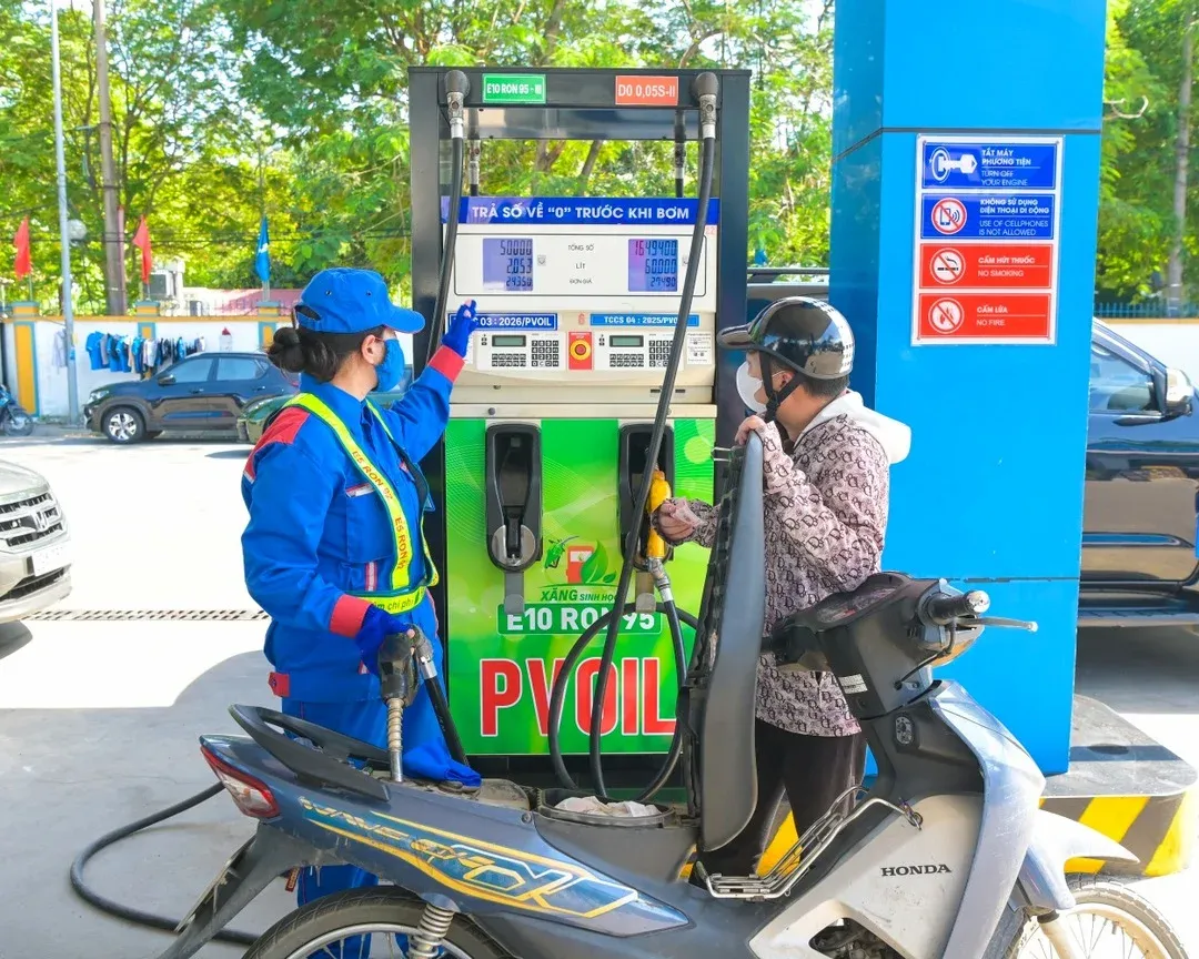 Brent giảm hai phiên, diesel Việt Nam chưa hạ giá