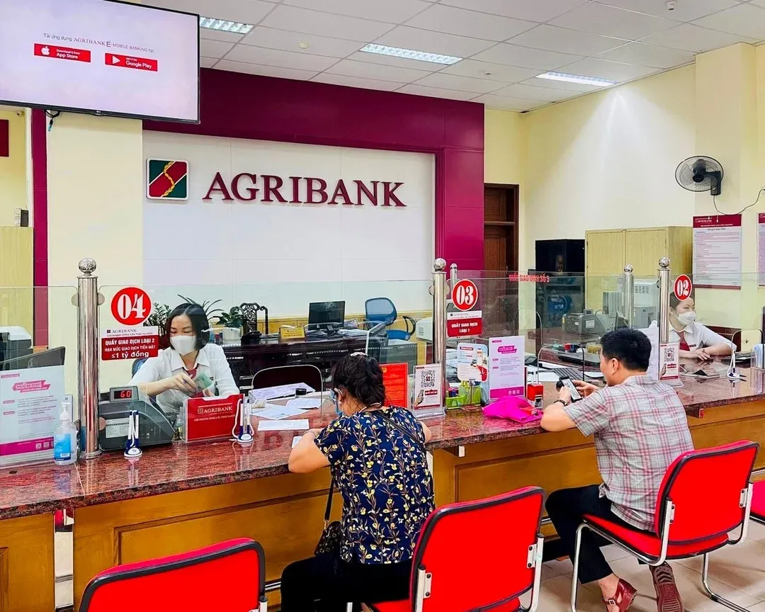 Lãi suất trái phiếu ngân hàng hạ, khối lượng vay vẫn tăng