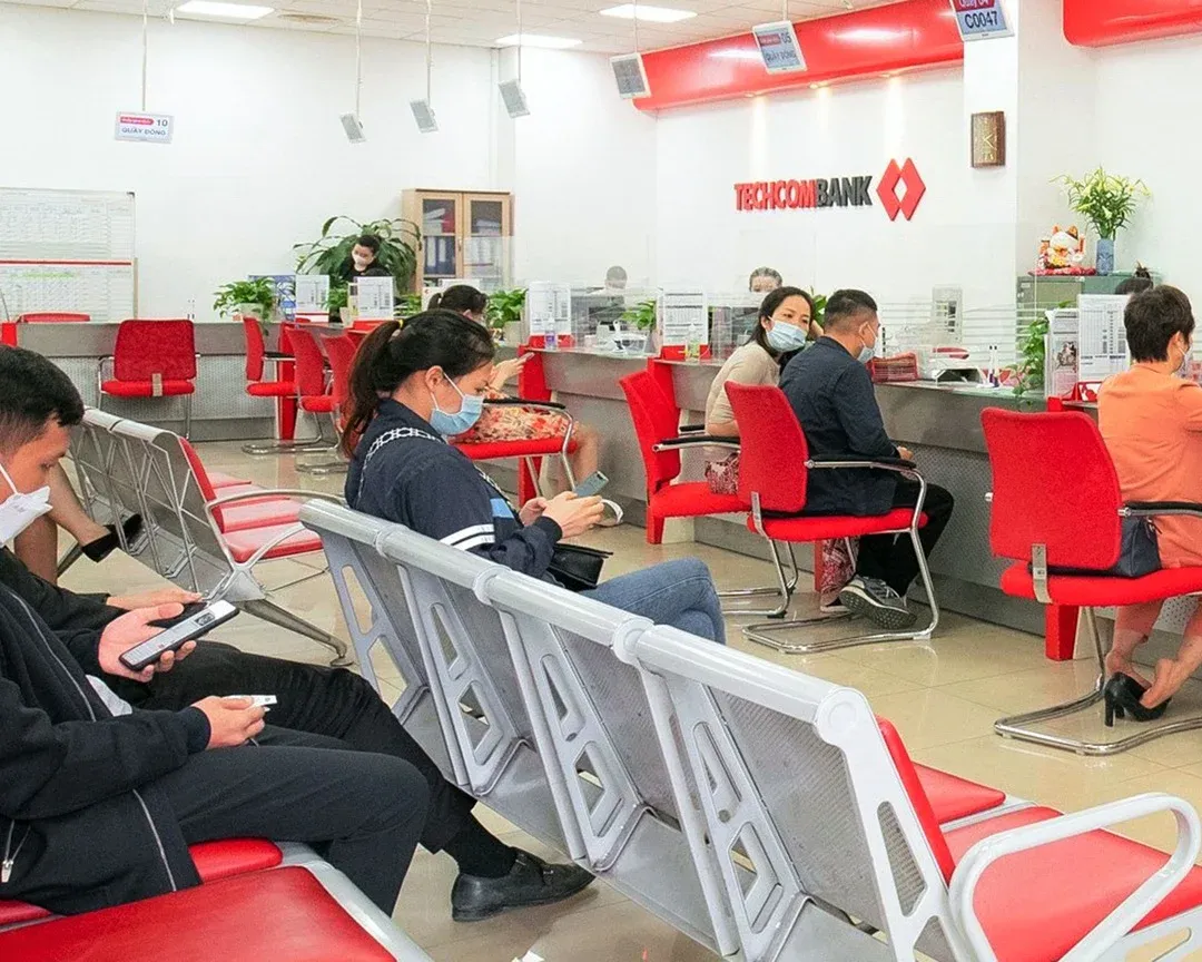 Chỉ đạo giảm lãi suất 3 tuần, tiết kiệm vẫn đứng yên