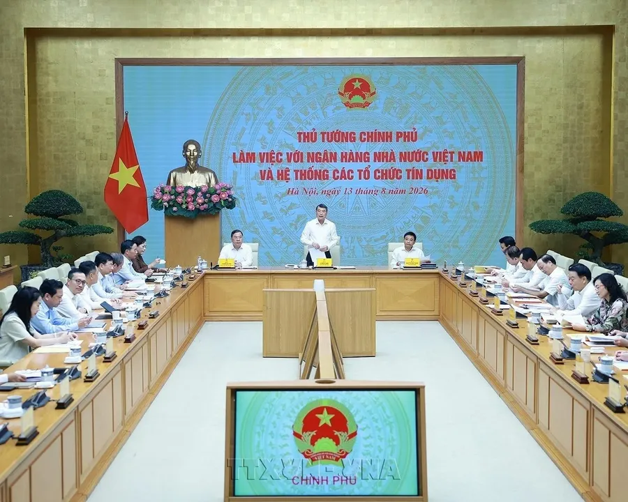 Minh họa dòng vốn cho vay chảy ra nhiều hơn tiền gửi chảy vào