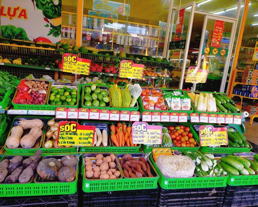 Bên trong siêu thị Bách Hóa Xanh, quầy hàng tươi sống
