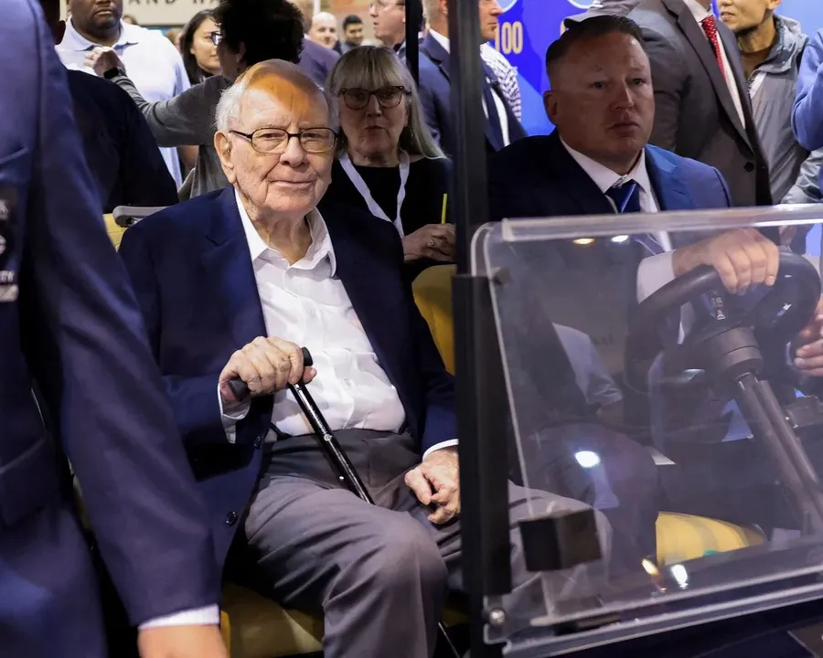 Warren Buffett tại một sự kiện của Berkshire Hathaway