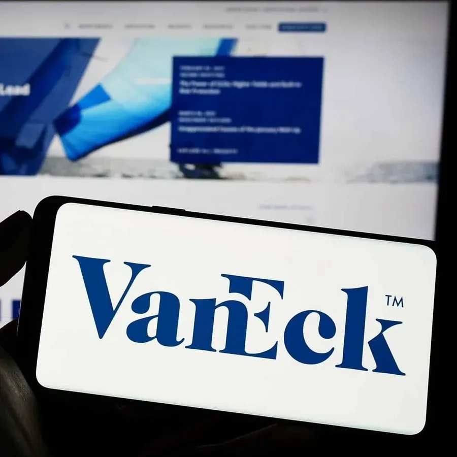 Logo quỹ ETF ngoại VanEck hiển thị trên điện thoại
