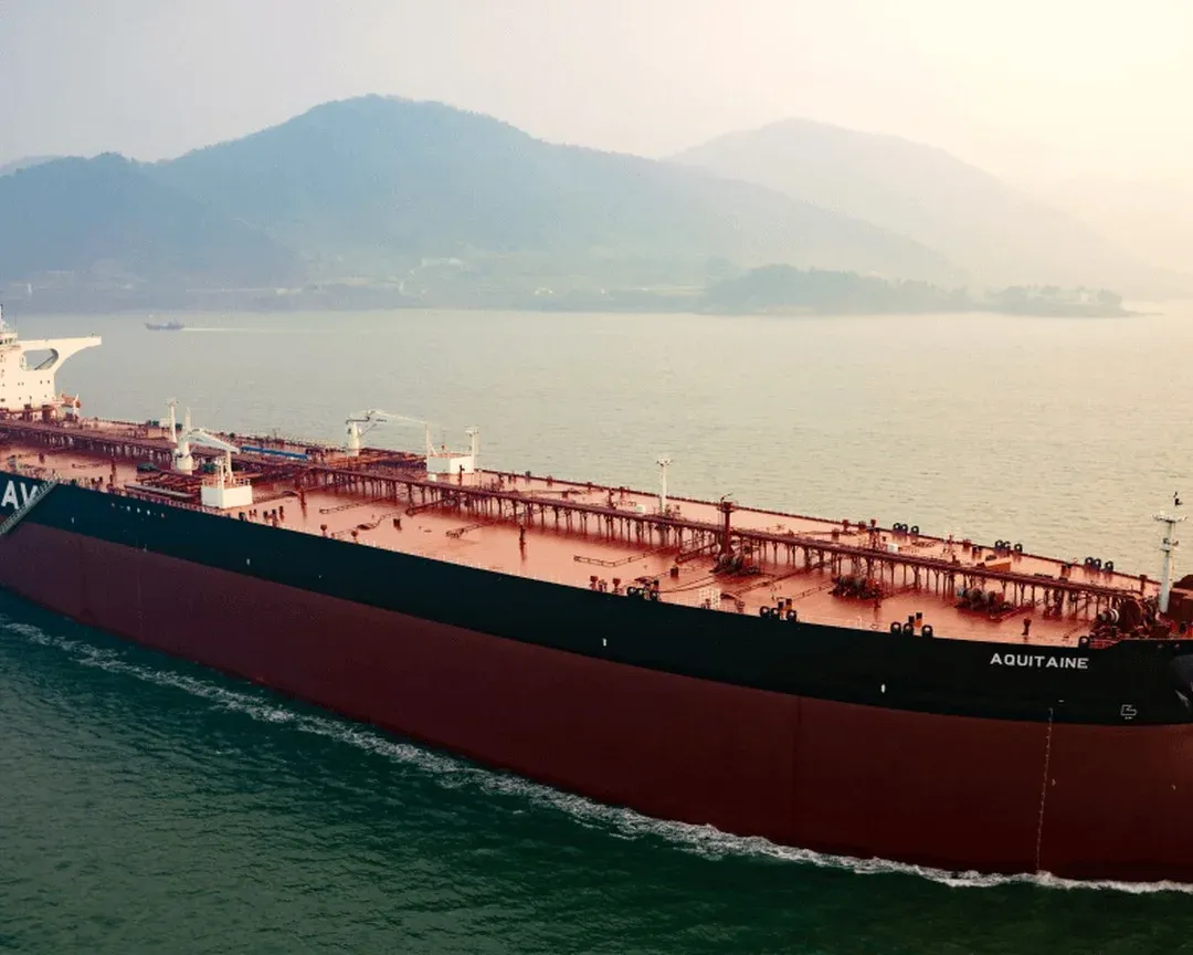 Brent giảm gần 9%, cổ phiếu dầu khí Việt Nam tách hai hướng