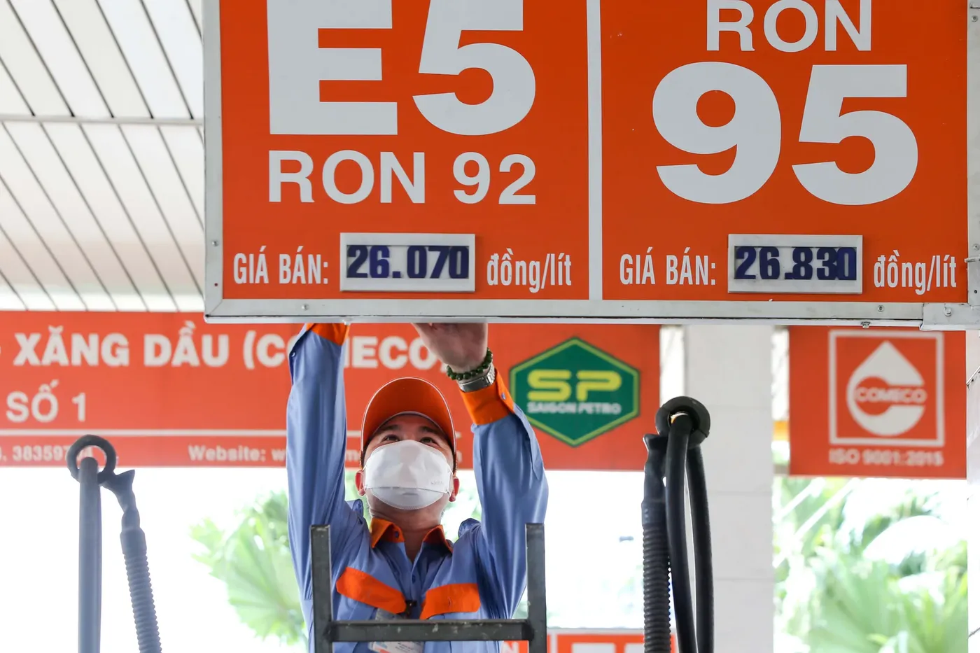 Draft to end common fuel price: who wins, who pays