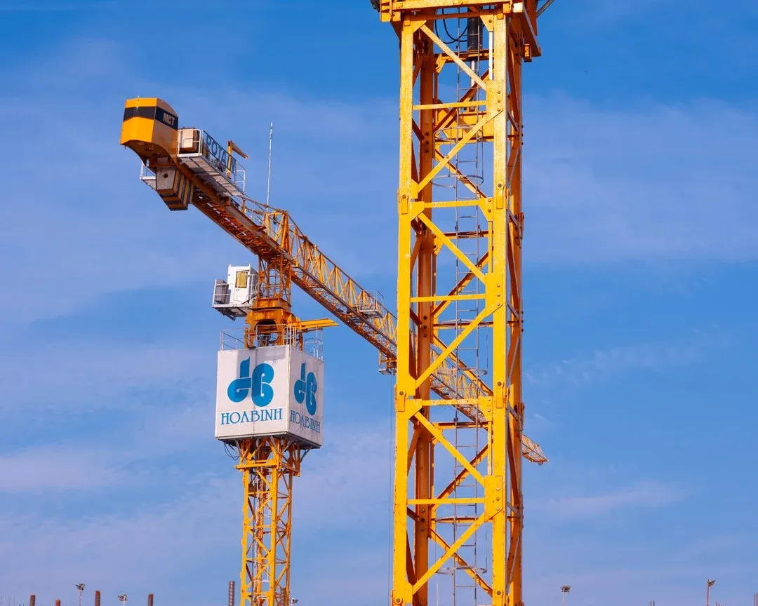 Doanh thu Hòa Bình gấp đôi, lãi sau thuế vẫn đứng yên