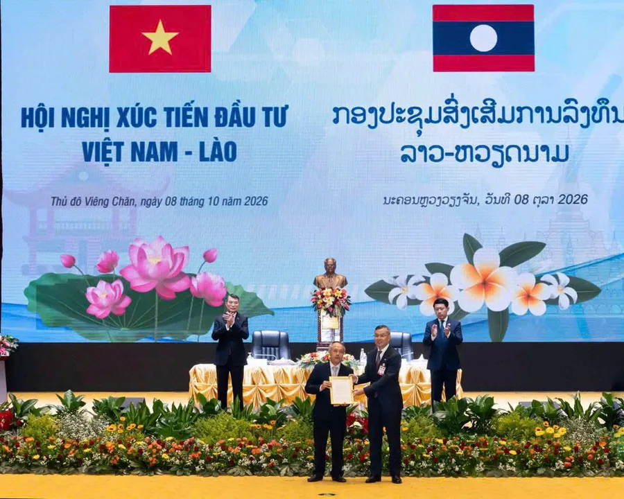 Lễ trao Giấy chứng nhận đăng ký đầu tư tại Hội nghị xúc tiến đầu tư Việt Nam – Lào, Viêng Chăn ngày 8/10/2026