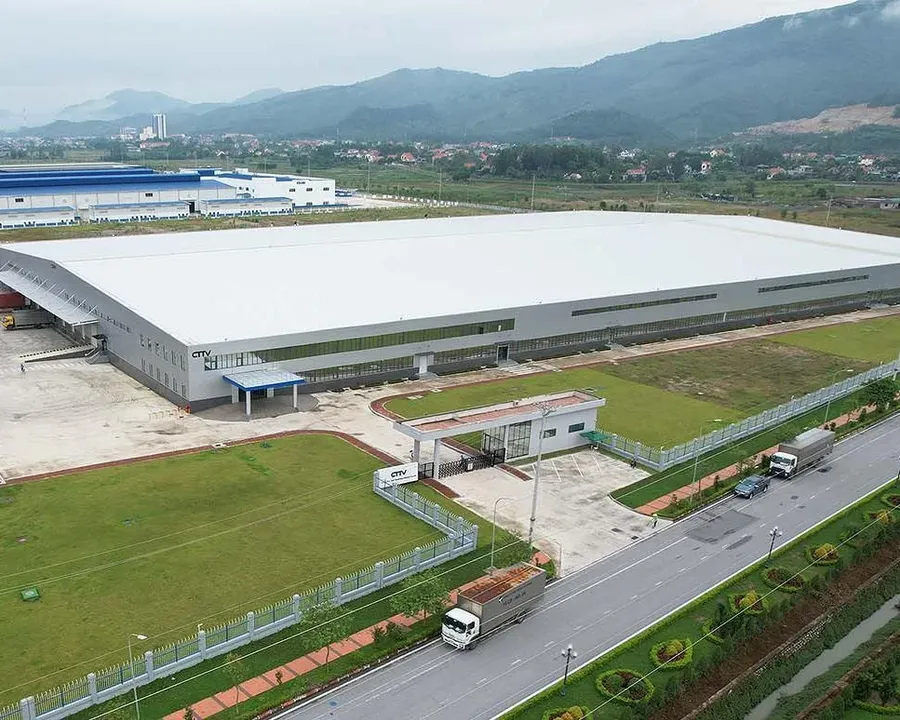 Nhà xưởng trong khu công nghiệp, nơi doanh thu cho thuê đất được ghi nhận khi bàn giao