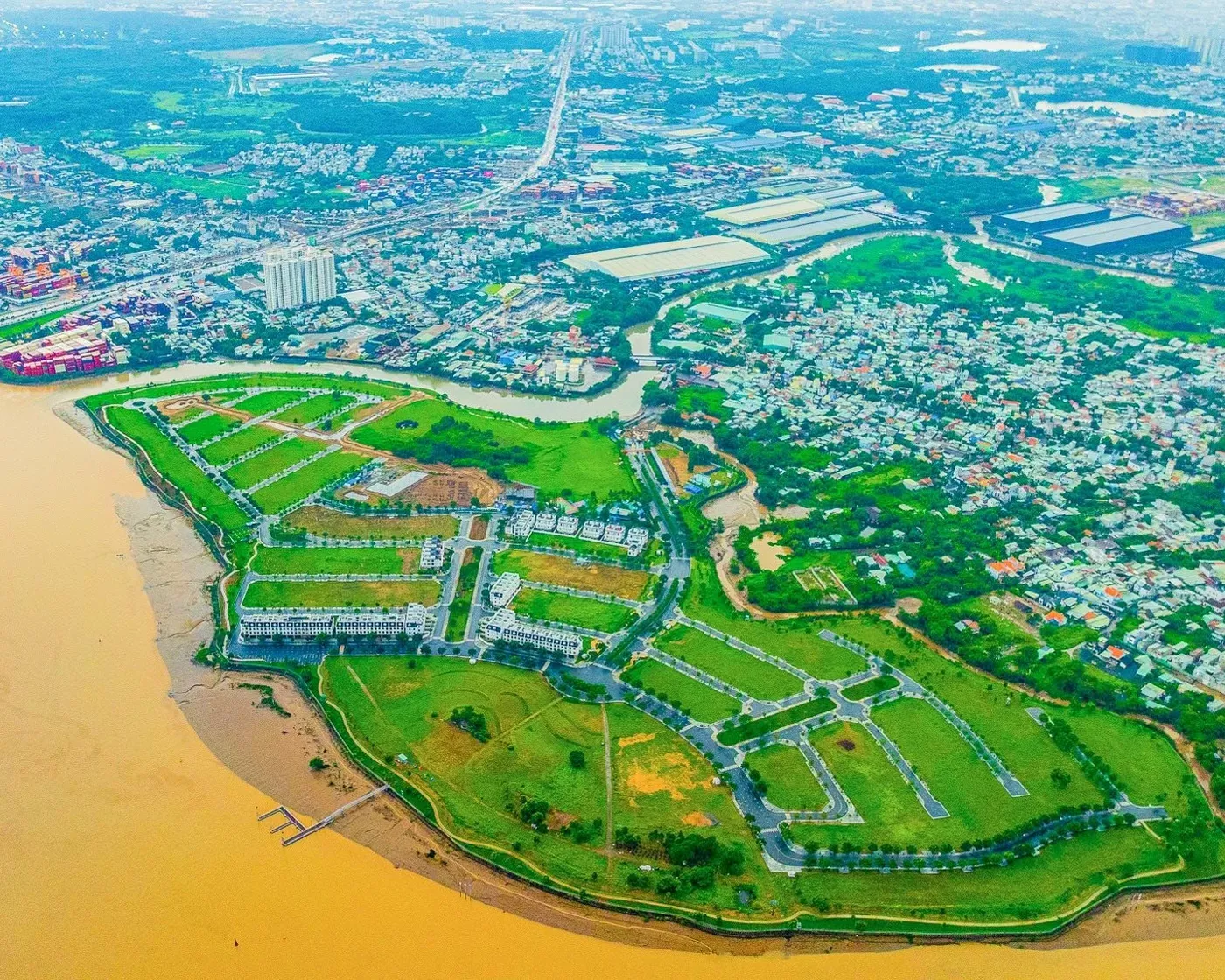 Dao Kim Quy's 51% Stake: TTC Land Bids From VND 1,001bn