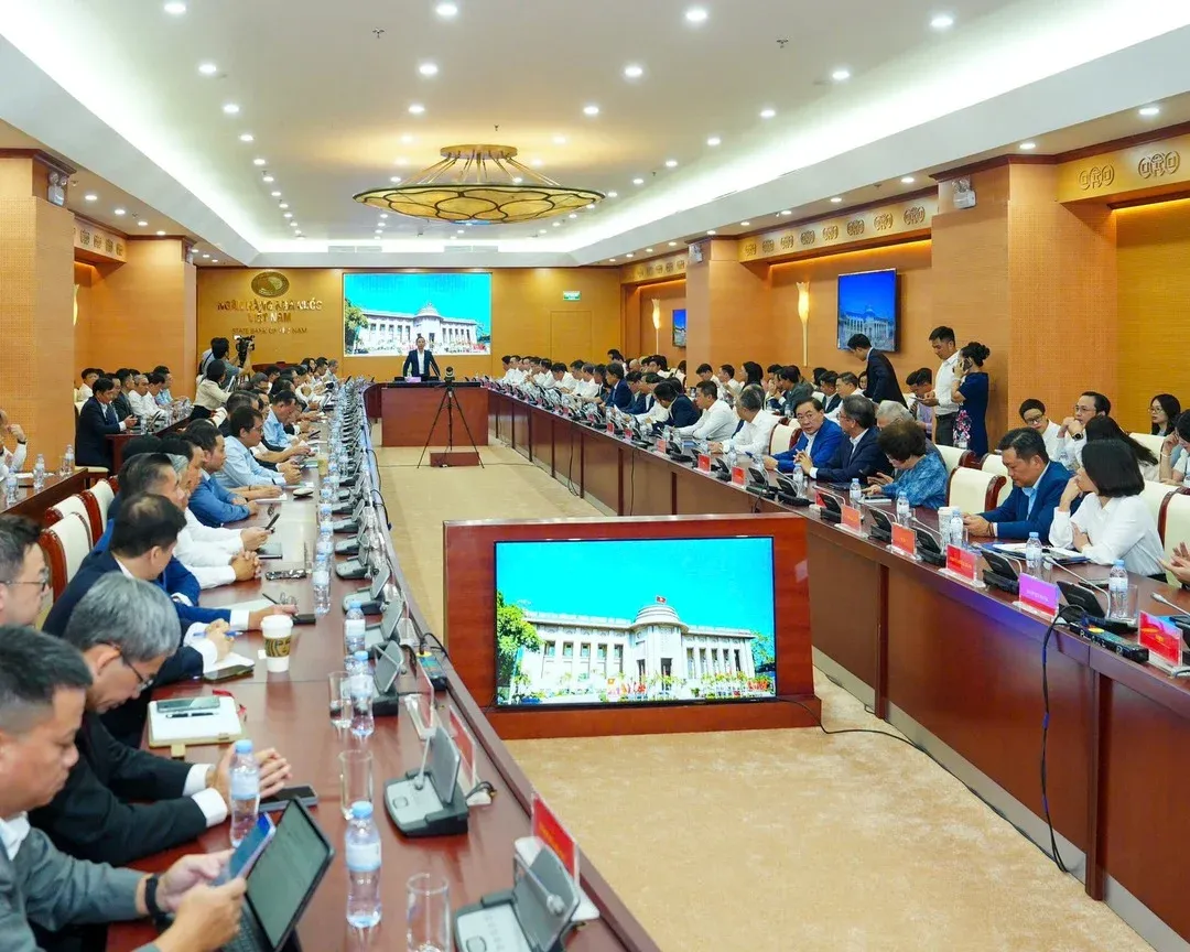 October 19 Loan-Rate Cuts Don't Yet Reach Existing Loans