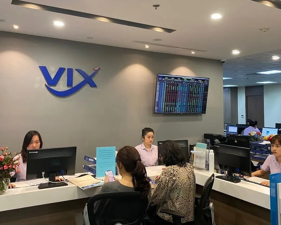 VIX Q3 Profit Falls 93%, Full-Year Plan Hinges on Q4