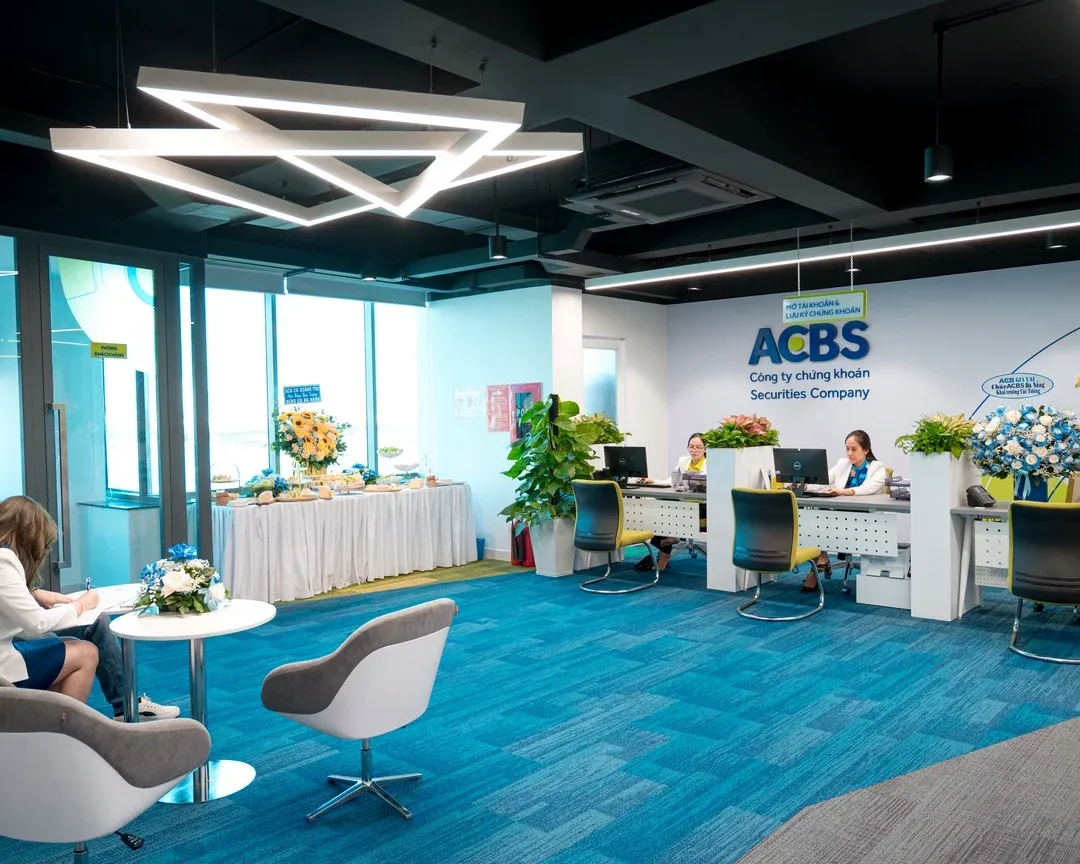 ACBS tăng biên độ 0,5 điểm, bằng mức lãi tiết kiệm bị cắt