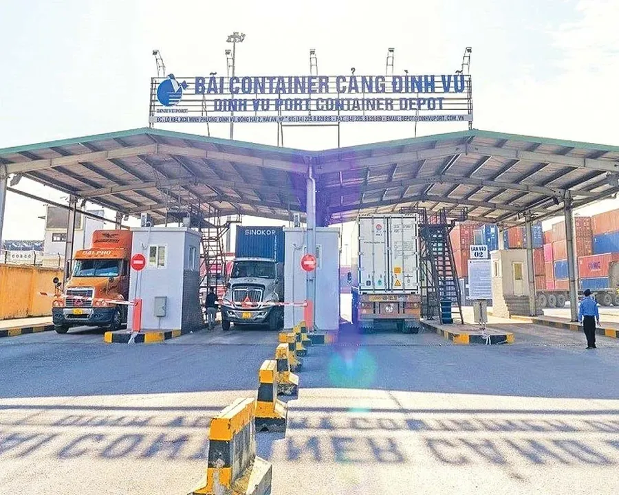 Bãi container của Cảng Đình Vũ
