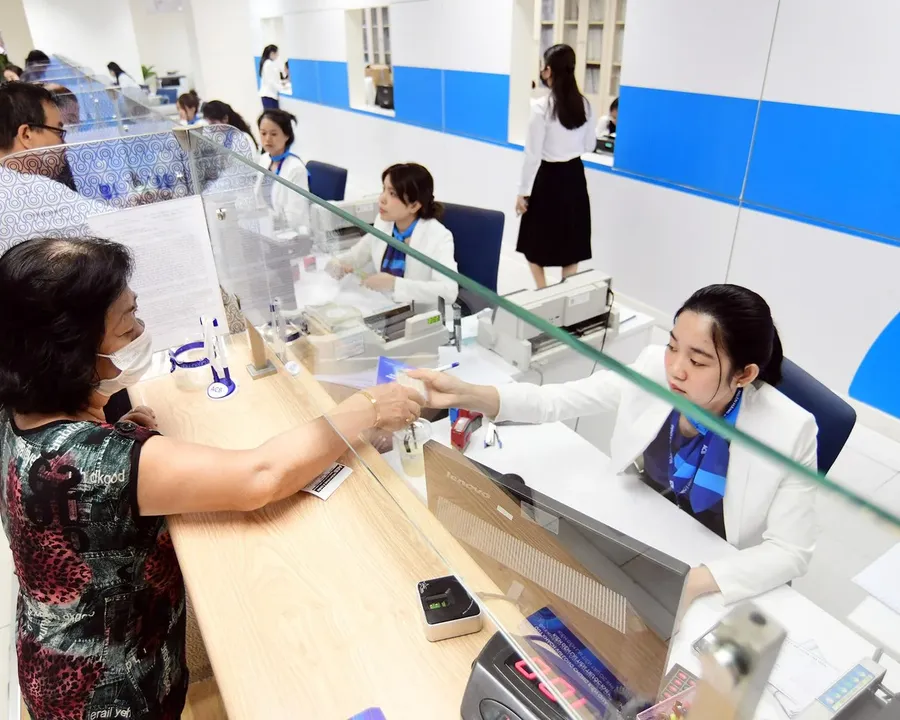 Quầy giao dịch tại một phòng giao dịch ACB